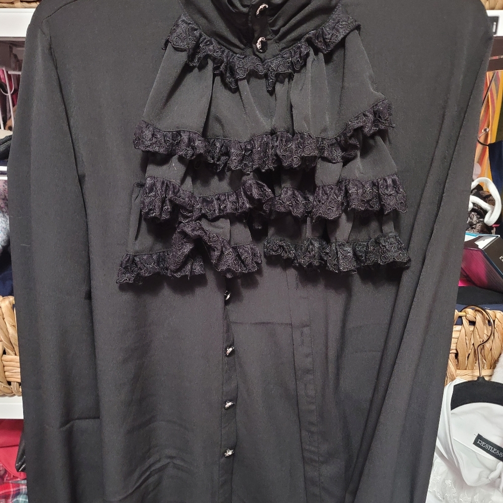 NWT Ruffle blouse. Pirate blouse.